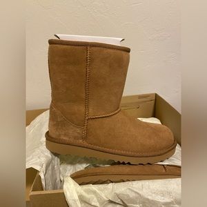 Kid’s Ugg classic boot chestnut
